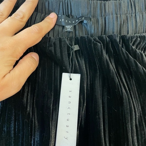 NWT sanctuary off shoulder velvet dress - Picture 5 of 9